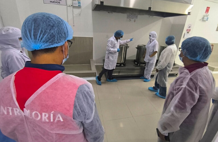 Supervisan a proveedor de raciones de alimentos para escolares
