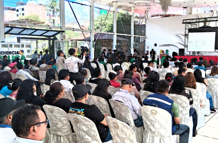 Del teatro político a la transparencia efectiva