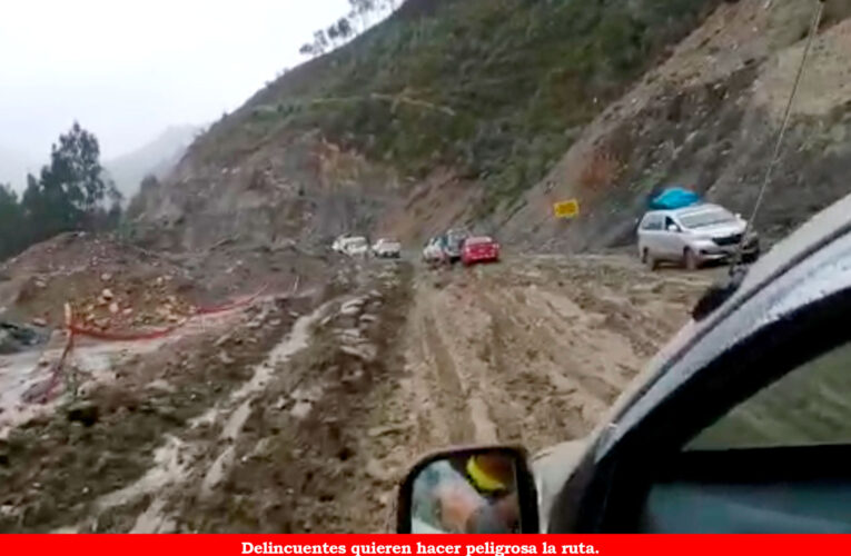 Encapuchados asaltan a pasajeros de camioneta en ruta a La Unión